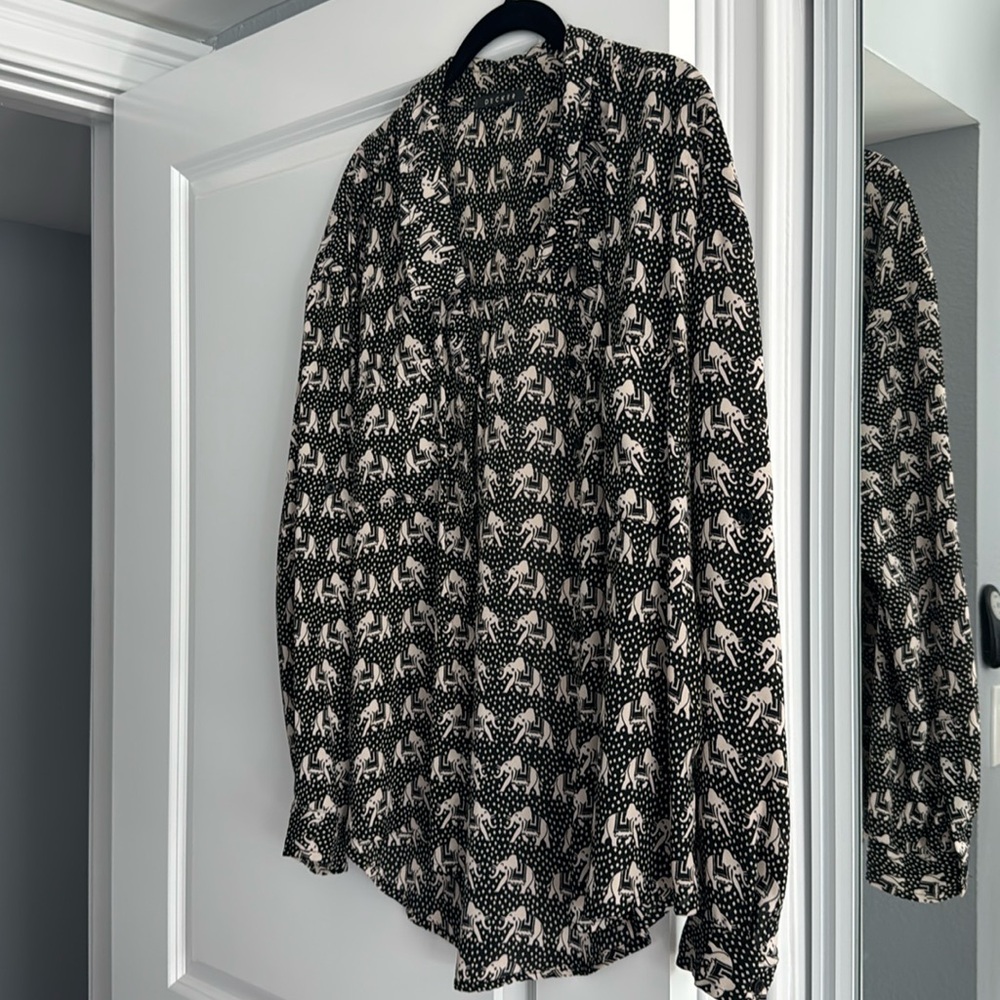 Decker Elephant Button Down (L)
